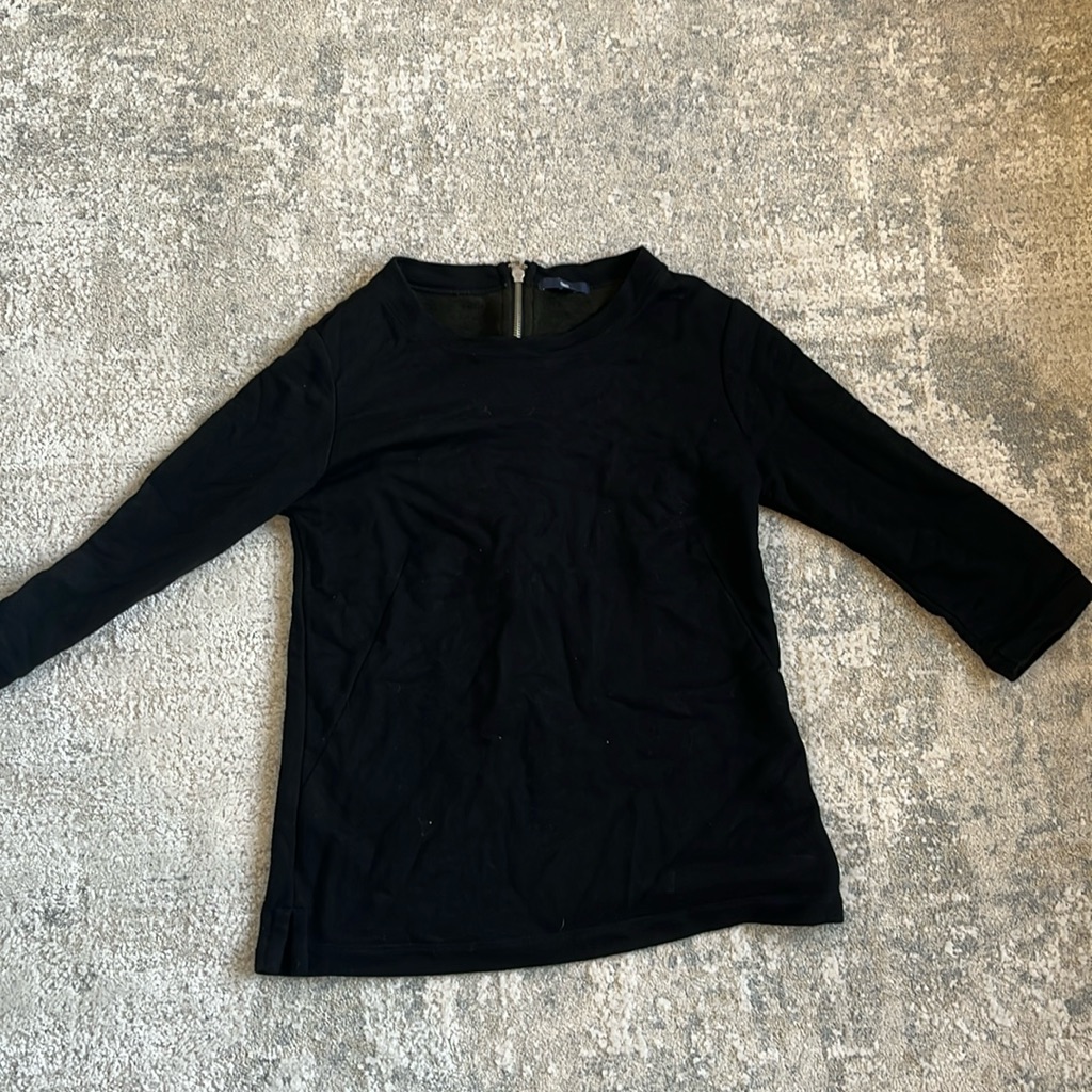 Gap Top.